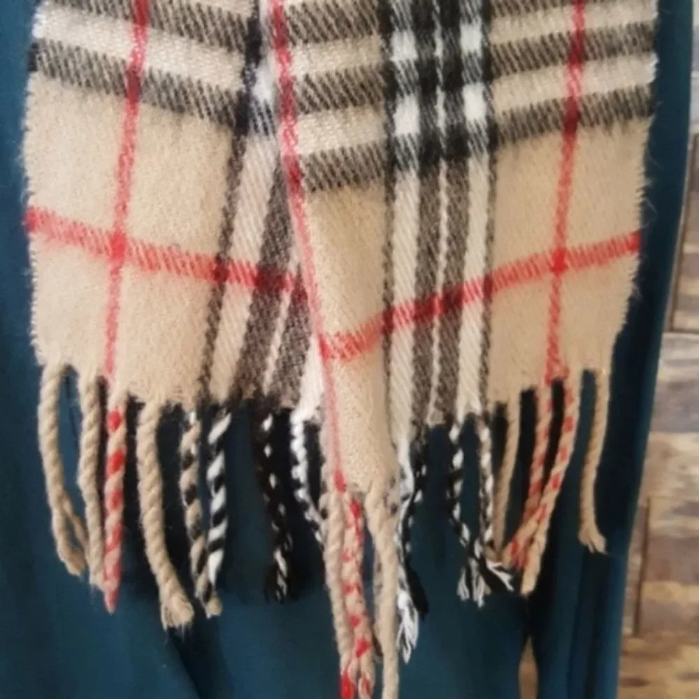 JAMES PRINGLE WEAVERS | Scottish Plaid Scarf - Picture 3 of 4